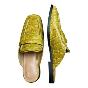 Marc Fisher LTD  Leather Mules Yellow Crocodile Pattern Slide Loafers SZ 8.5M